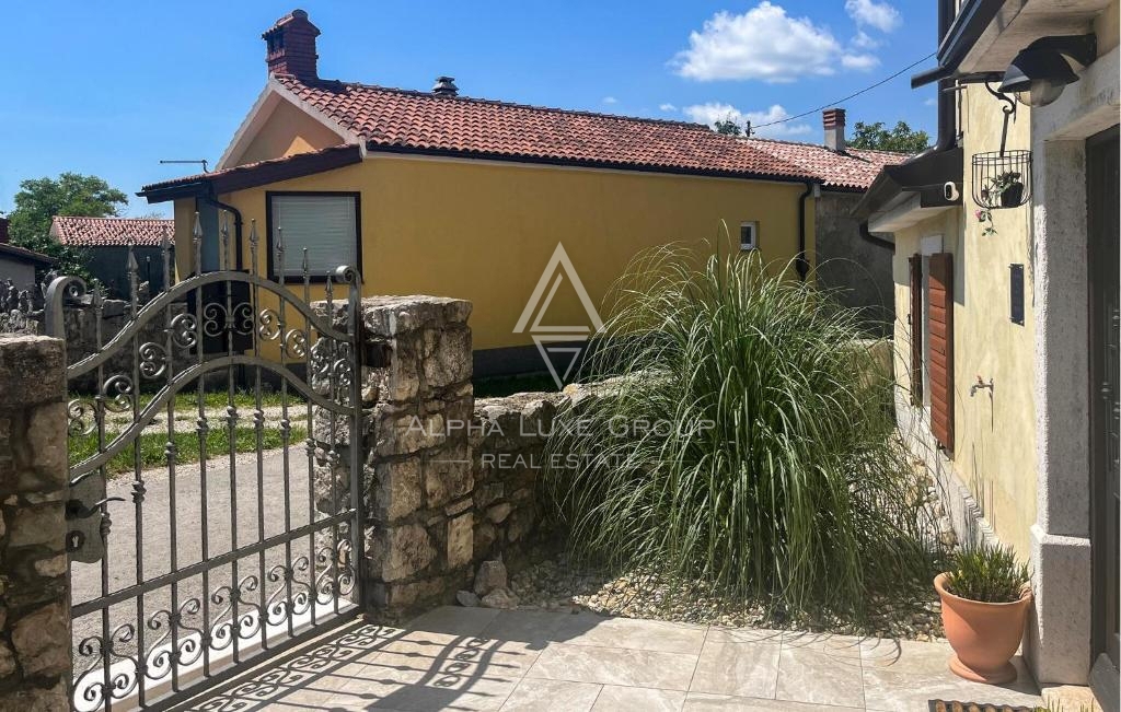 Lupoglav, Istria – Casa in pietra con piscina