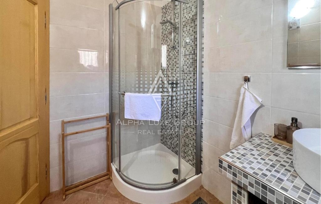 Lupoglav, Istria – Casa in pietra con piscina