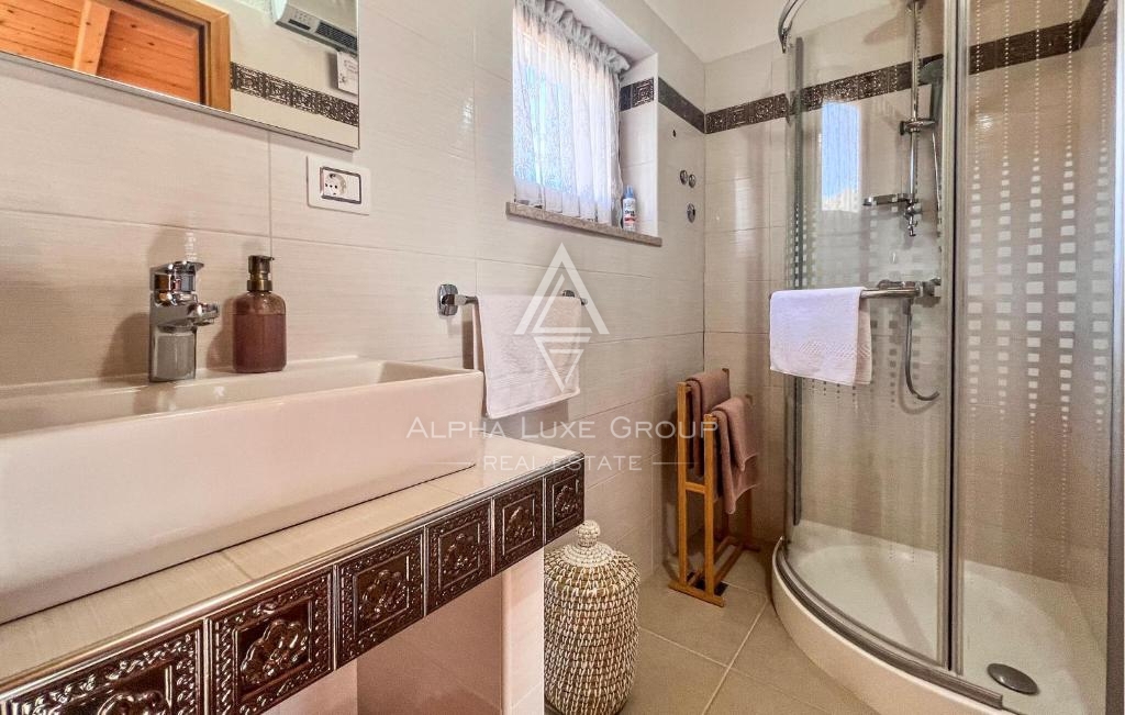 Lupoglav, Istria – Casa in pietra con piscina