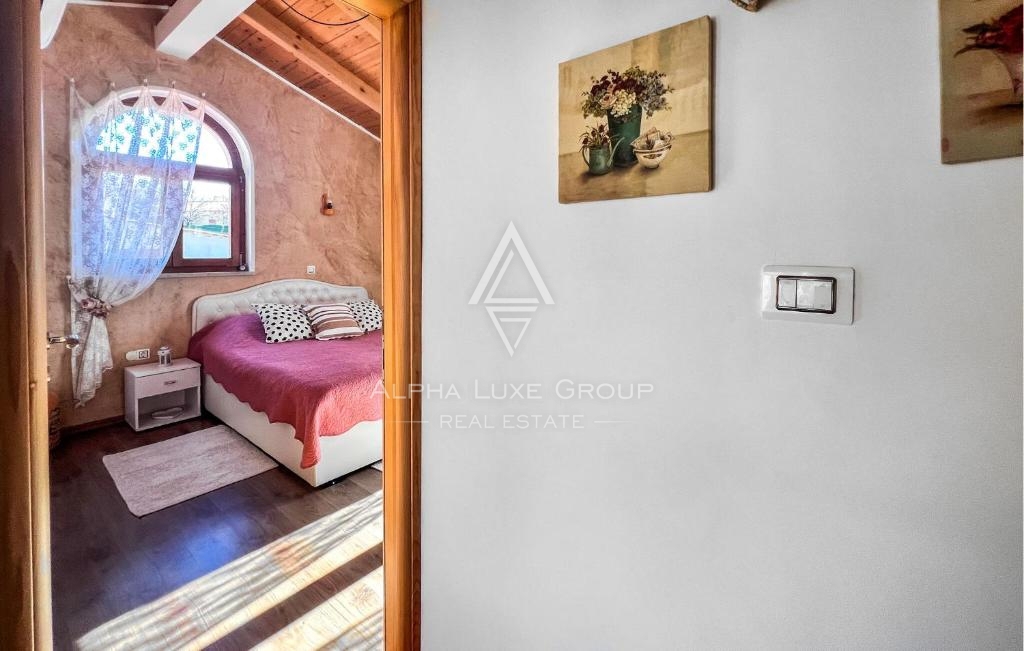 Lupoglav, Istria – Casa in pietra con piscina