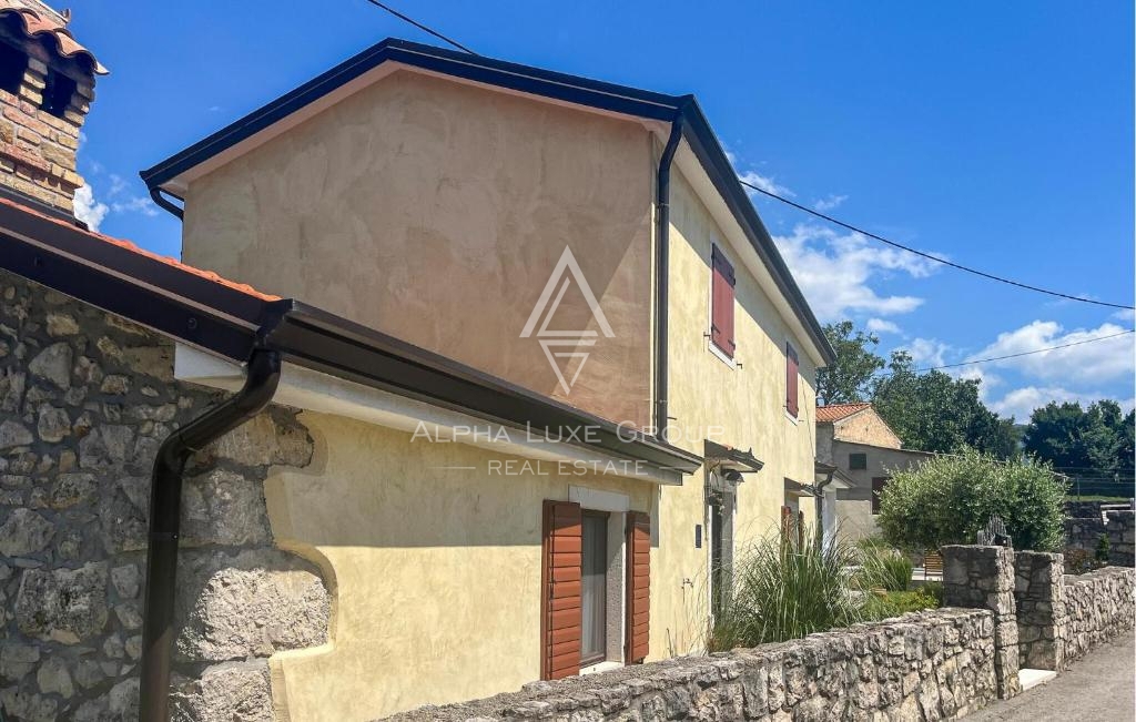 Lupoglav, Istria – Casa in pietra con piscina
