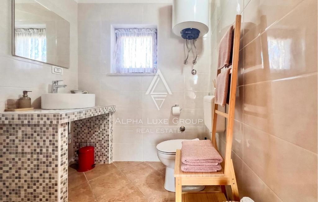 Lupoglav, Istria – Casa in pietra con piscina