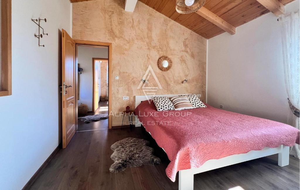 Lupoglav, Istria – Casa in pietra con piscina