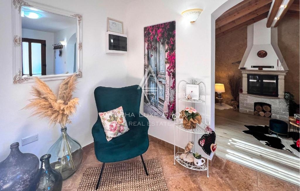 Lupoglav, Istria – Casa in pietra con piscina