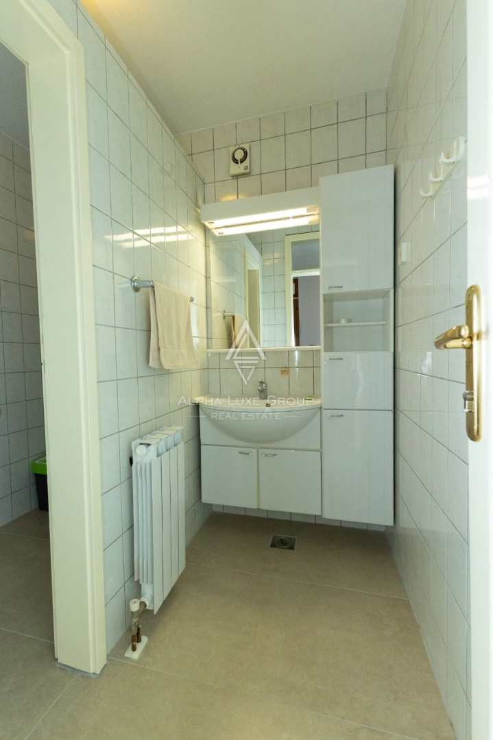 Pola, Istria: Ampio appartamento arredato in vendita