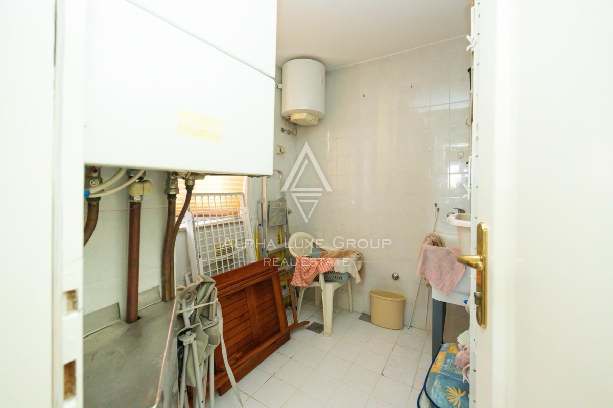 Pola, Istria: Ampio appartamento arredato in vendita