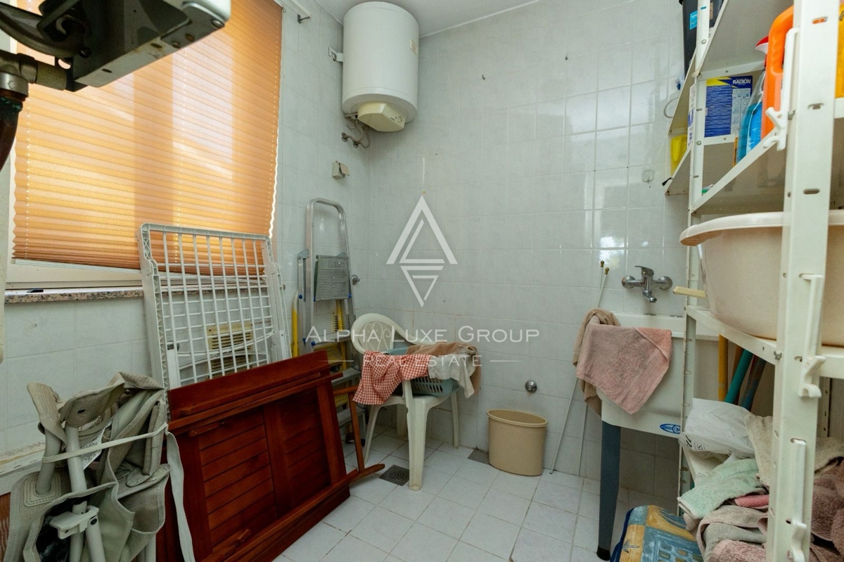 Pola, Istria: Ampio appartamento arredato in vendita