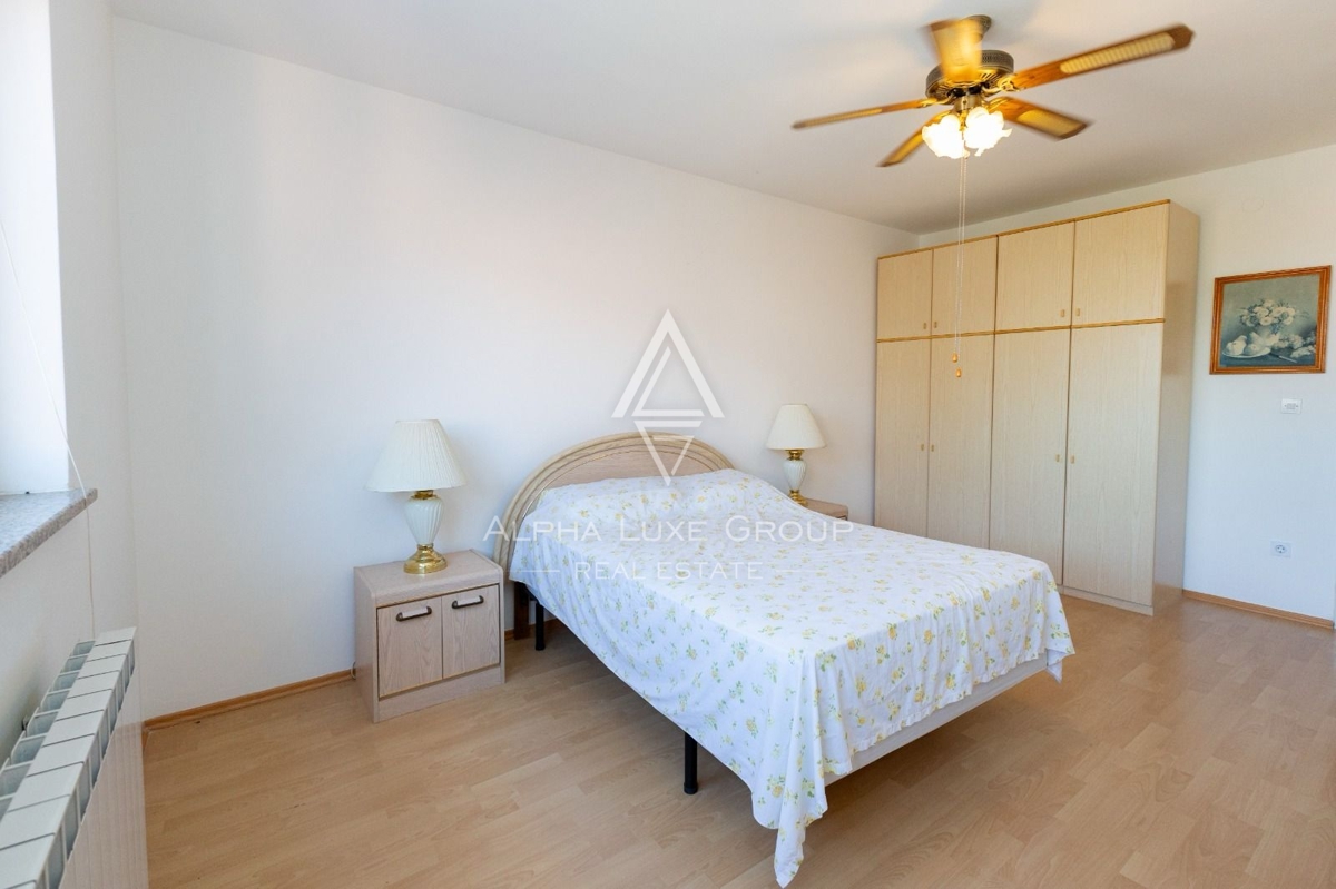 Pola, Istria: Ampio appartamento arredato in vendita