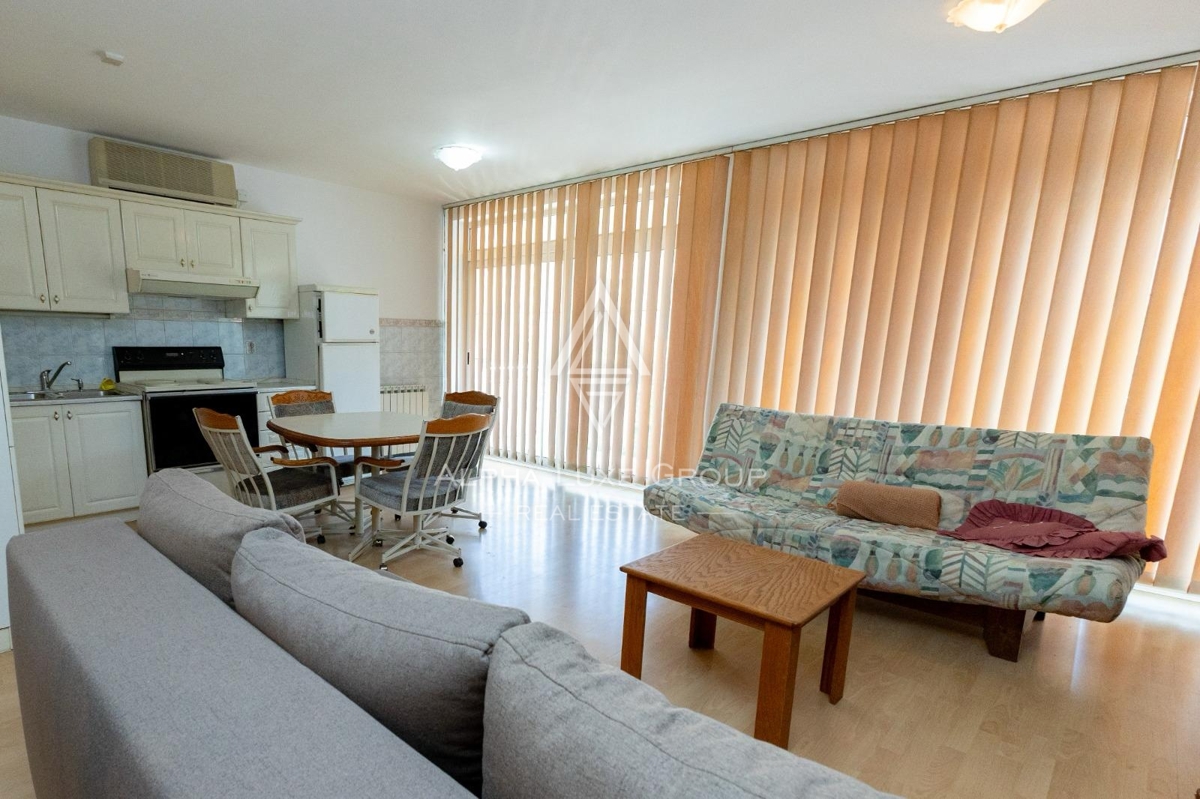 Pola, Istria: Ampio appartamento arredato in vendita