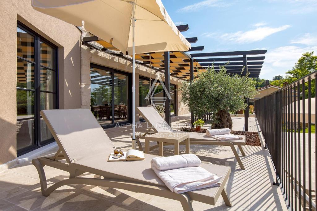 Istria, Montona: Villa di lusso con piscina e vista