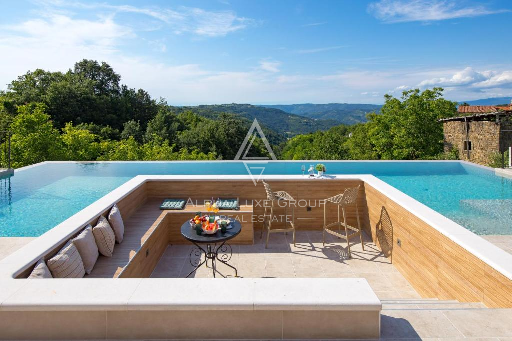 Istria, Montona: Villa di lusso con piscina e vista