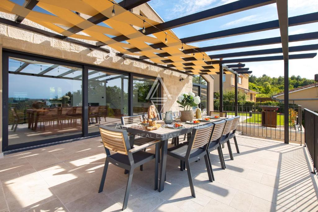 Istria, Montona: Villa di lusso con piscina e vista