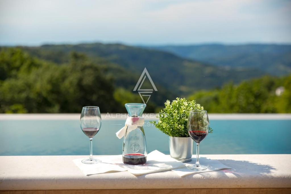 Istria, Montona: Villa di lusso con piscina e vista