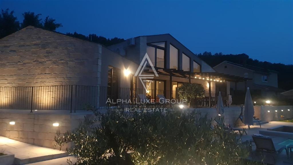 Istria, Montona: Villa di lusso con piscina e vista