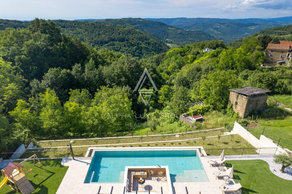 Istria, Montona: Villa di lusso con piscina e vista