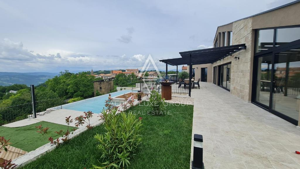 Istria, Montona: Villa di lusso con piscina e vista