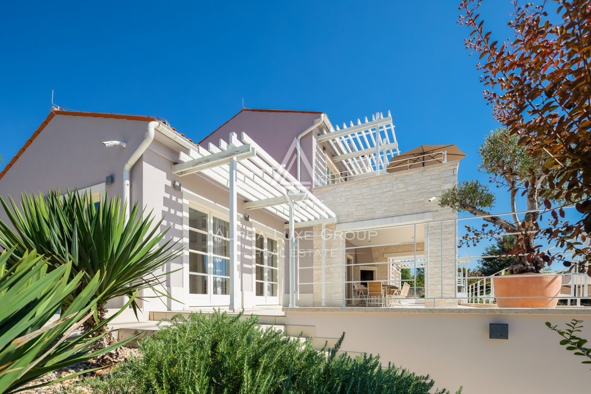 Istria, Svetvinčenat: Villa elegante con piscina e giardino