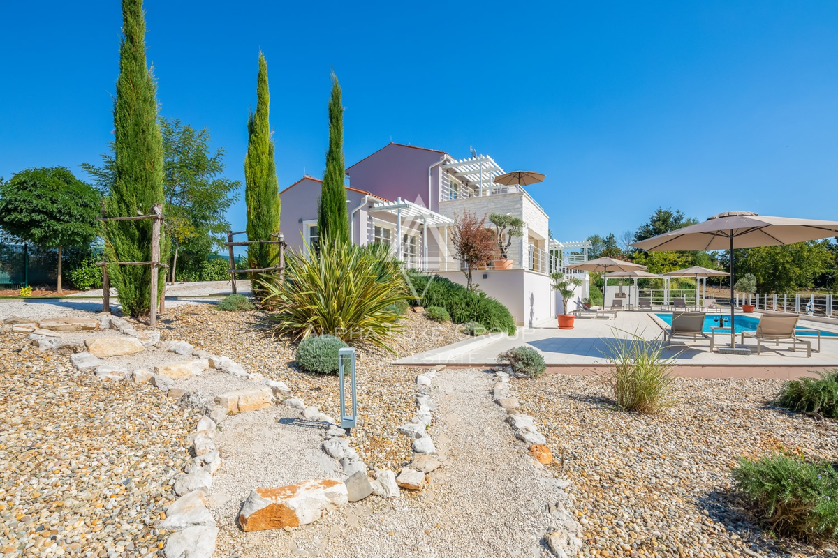 Istria, Svetvinčenat: Villa elegante con piscina e giardino
