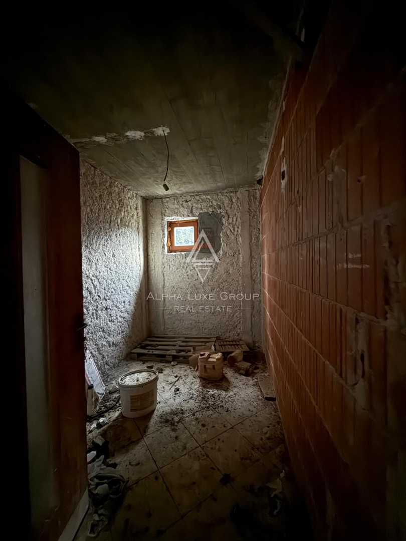 Istria, Rovigno – Casa con potenziale sviluppo