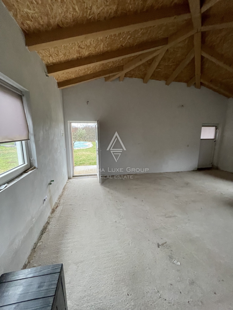 Istria, Kanfanar – Villa in pietra con piscina e giardino