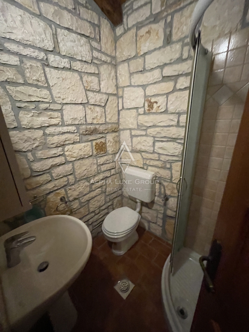 Istria, Kanfanar – Villa in pietra con piscina e giardino