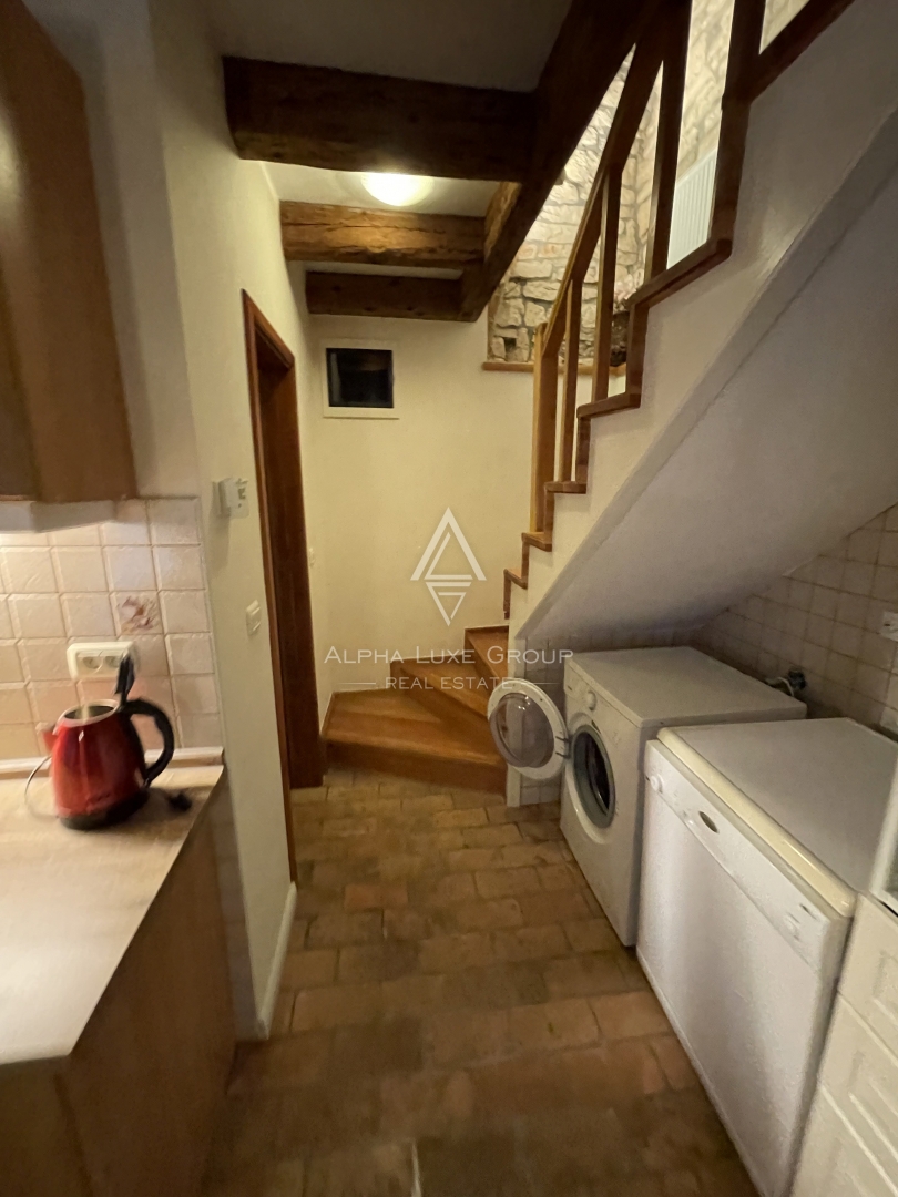 Istria, Kanfanar – Villa in pietra con piscina e giardino