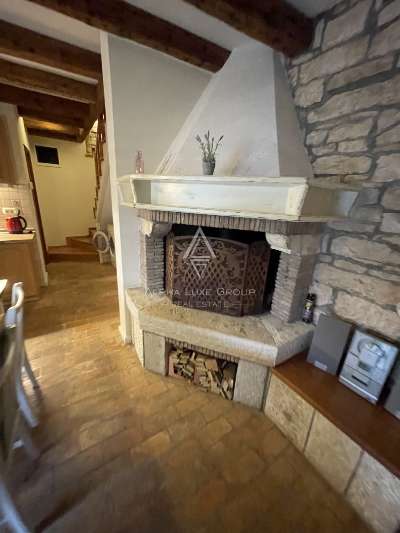 Istria, Kanfanar – Villa in pietra con piscina e giardino