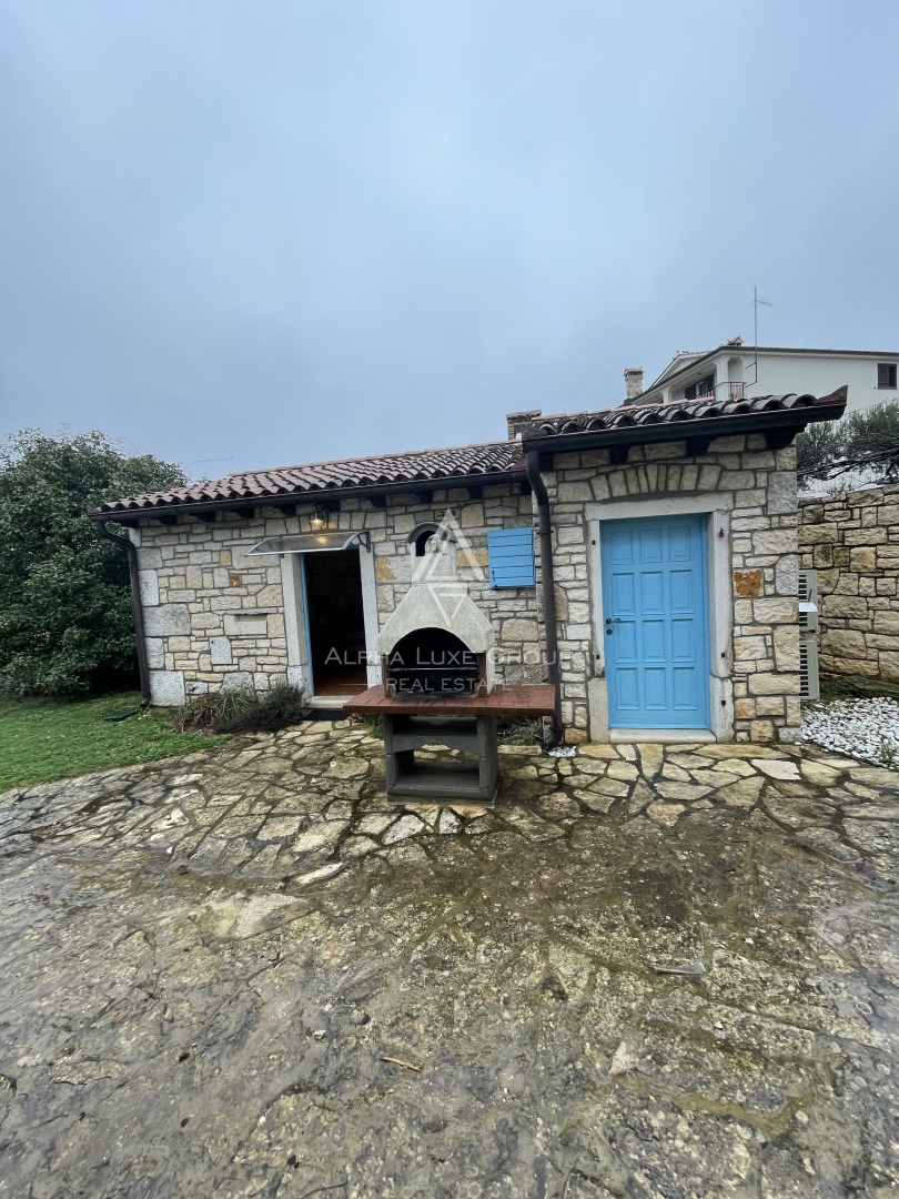 Istria, Kanfanar – Villa in pietra con piscina e giardino