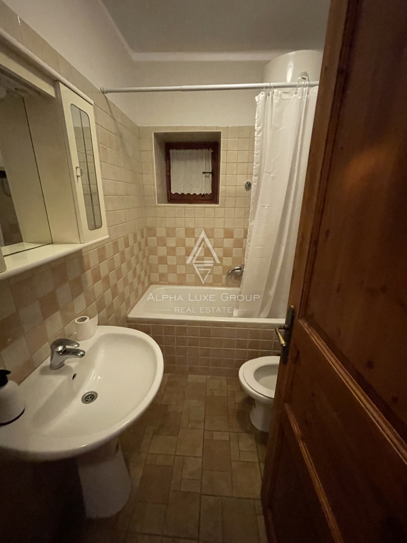 Istria, Kanfanar – Villa in pietra con piscina e giardino