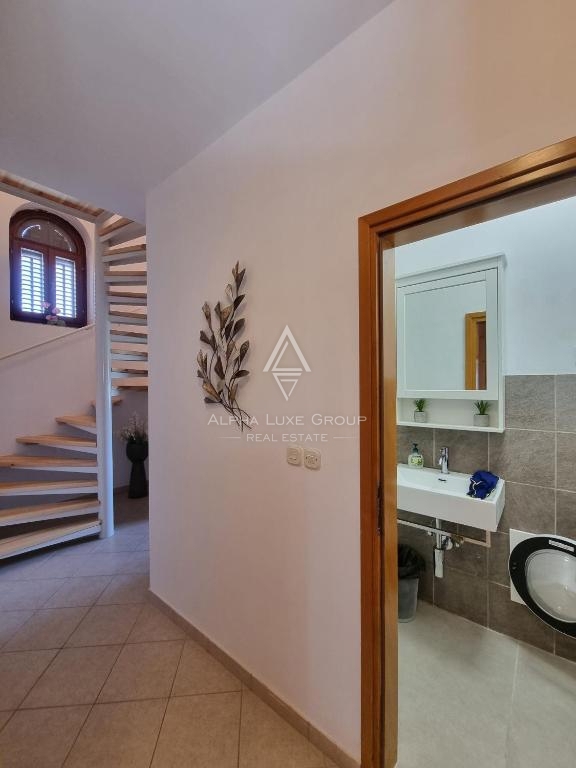 Istria, Poreč – casa tradizionale con piscina e giardino