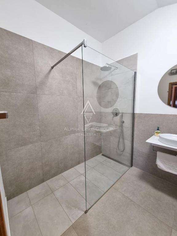 Istria, Poreč – casa tradizionale con piscina e giardino