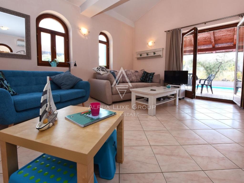 Istria, Poreč – casa tradizionale con piscina e giardino