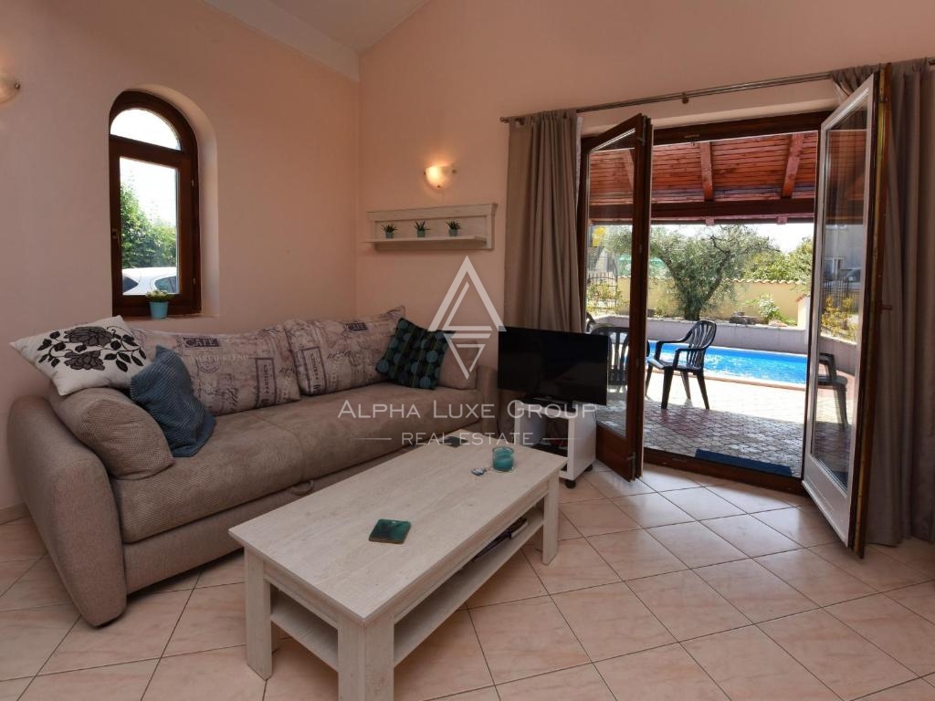 Istria, Poreč – casa tradizionale con piscina e giardino