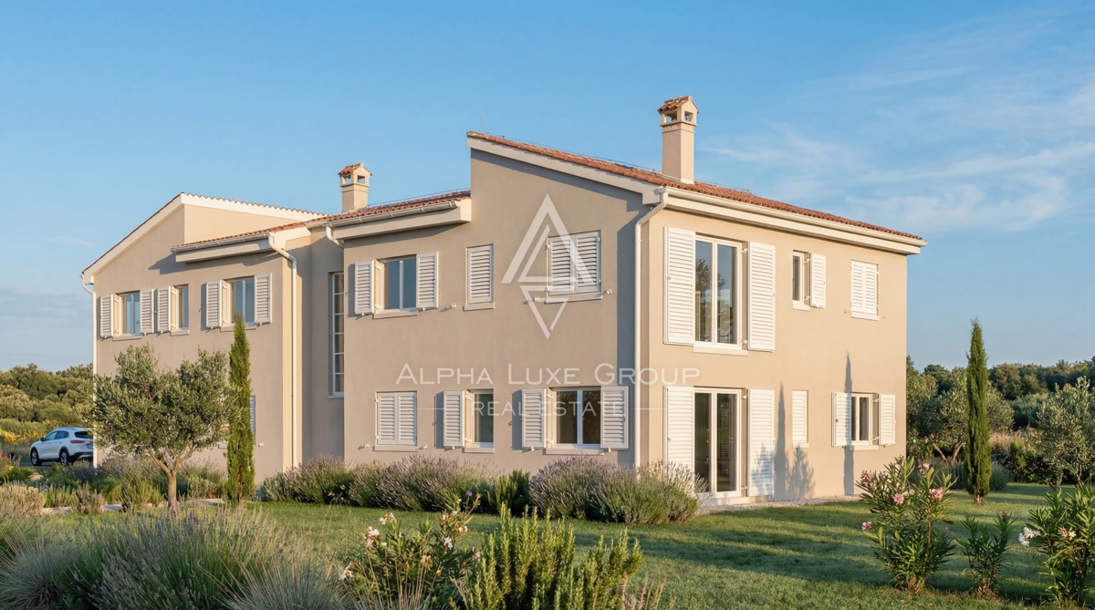 Istria, Parenzo: Moderno appartamento trilocale al piano terra con terrazza