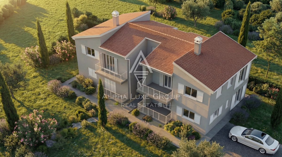 Istria, Parenzo: Moderno appartamento trilocale al piano terra con terrazza