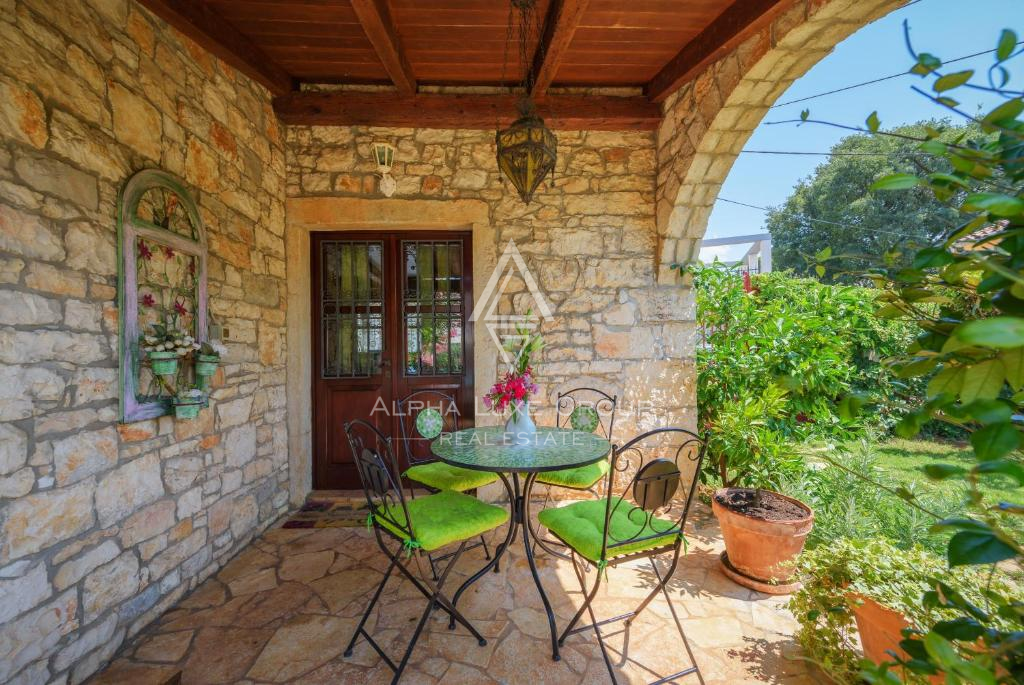 Istria, Poreč – Casa in pietra ristrutturata con piscina