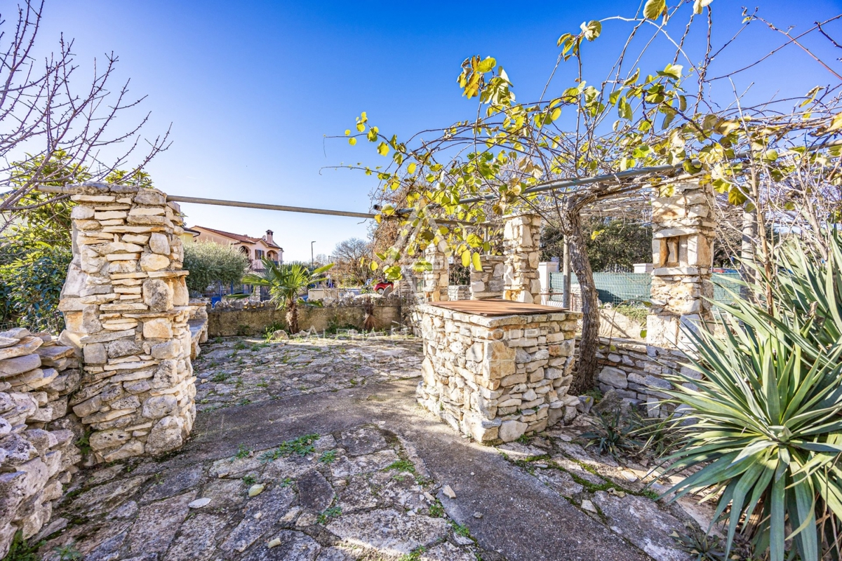 Istria, Rovigno, Appartamento spazioso con terrazza e giardino in vendita