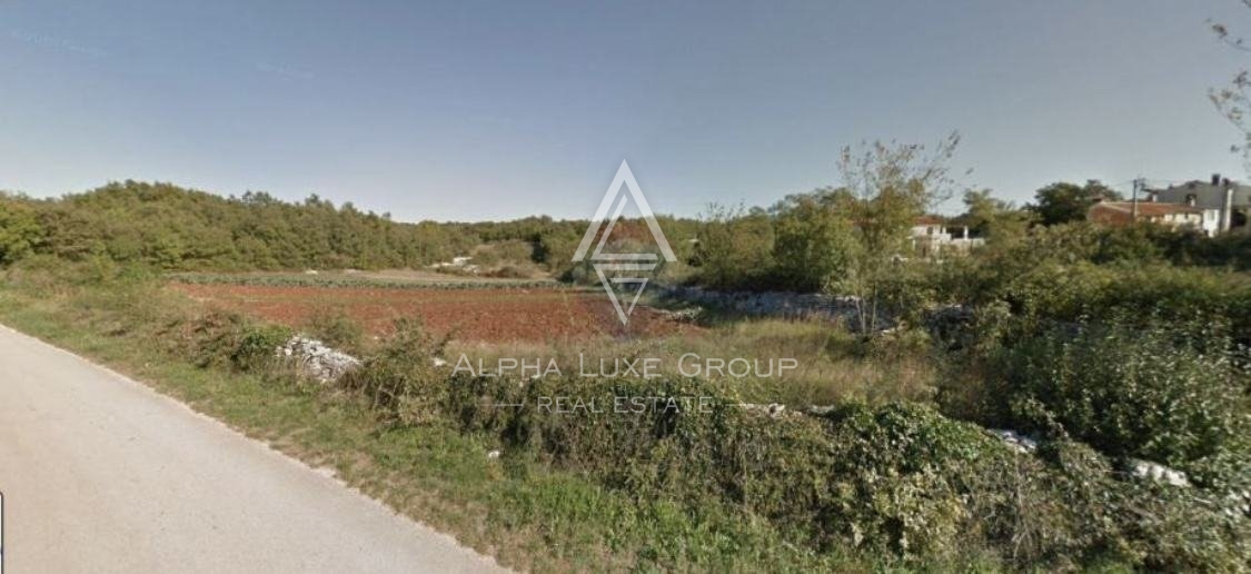 Istria, Pinezići - Terreno edificabile con potenziale per ville