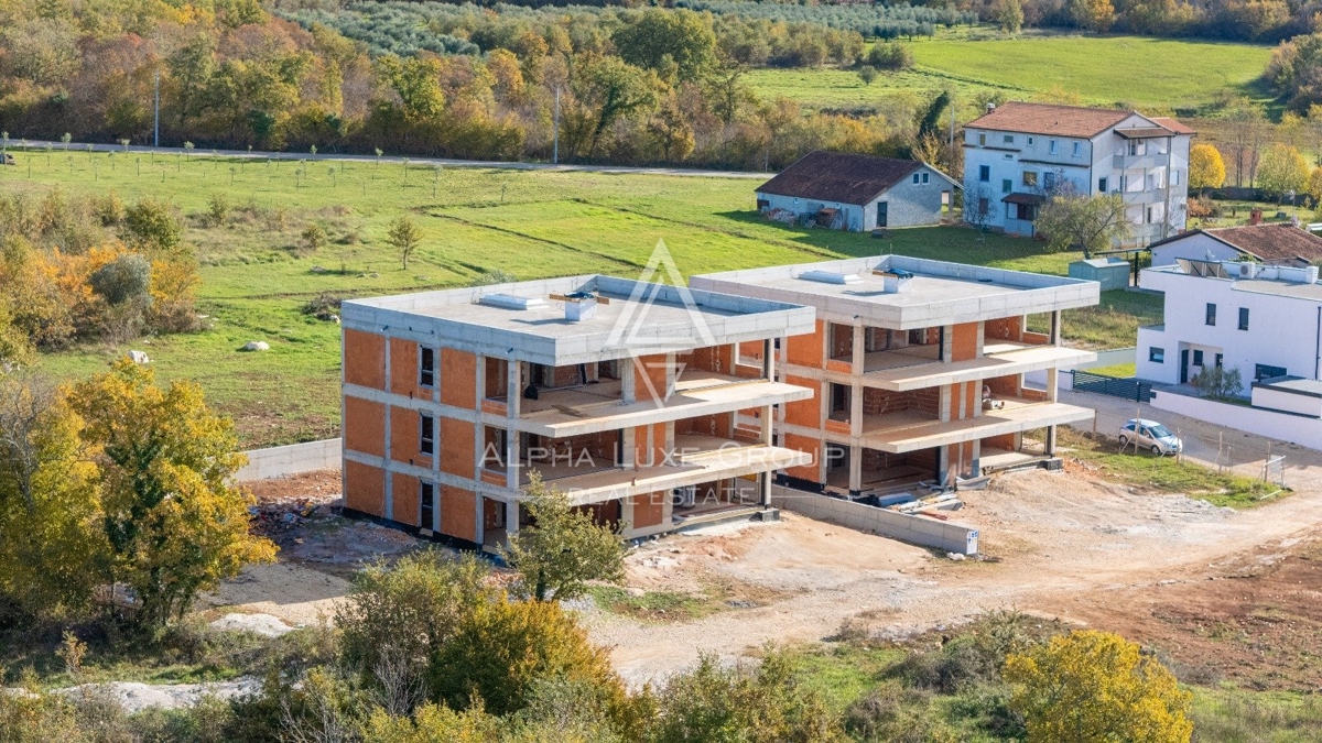 Istria, Poreč – Moderno appartamento al primo piano, 3 km dal centro città, in costruzione