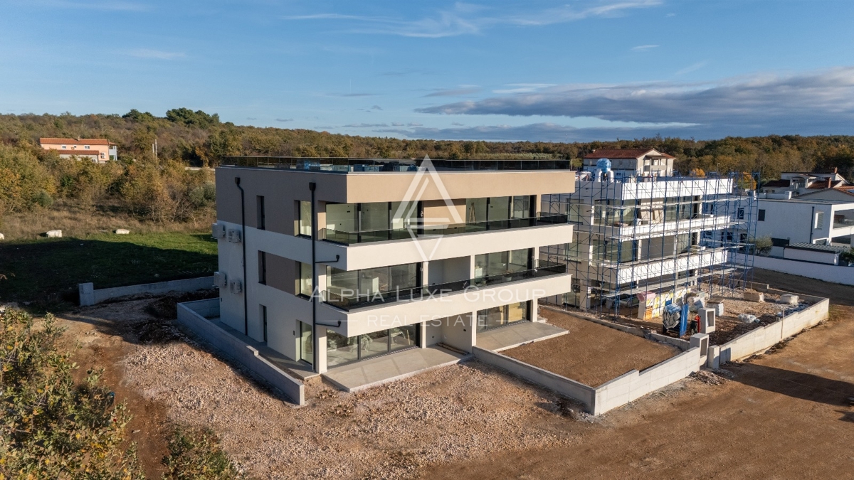 Istria, Poreč – Moderno appartamento al primo piano, 3 km dal centro città, in costruzione