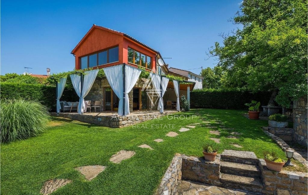 Istria, Buzet – Affascinante villa rustica con piscina e ampio giardino