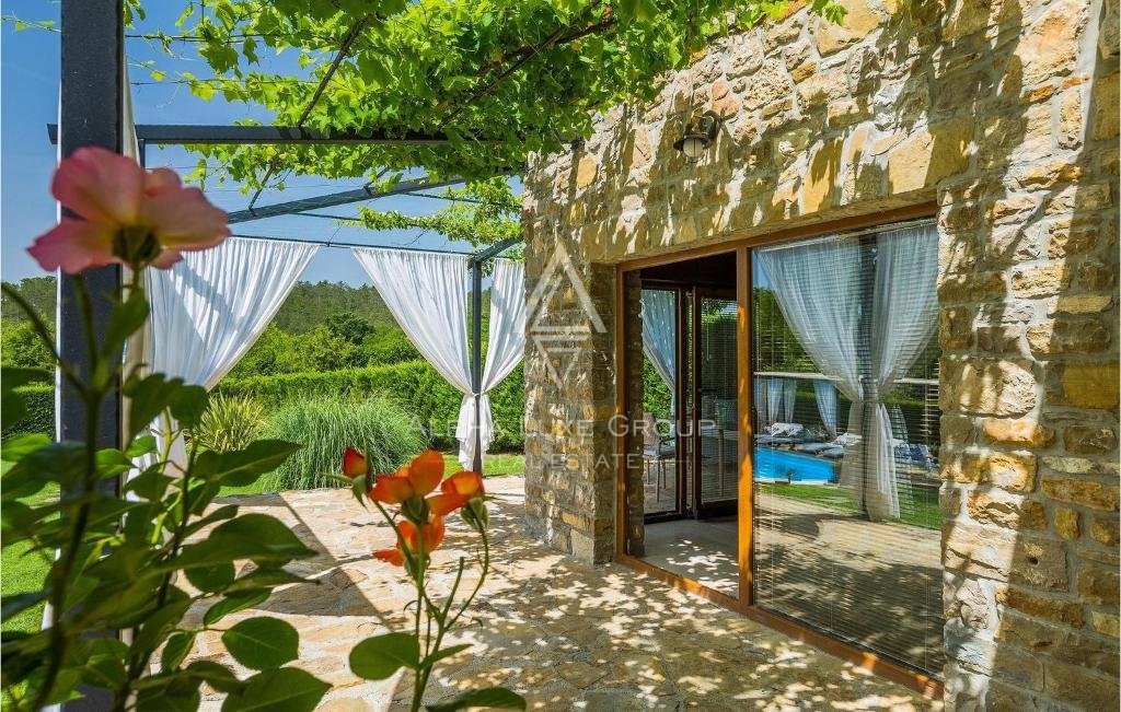 Istria, Buzet – Affascinante villa rustica con piscina e ampio giardino