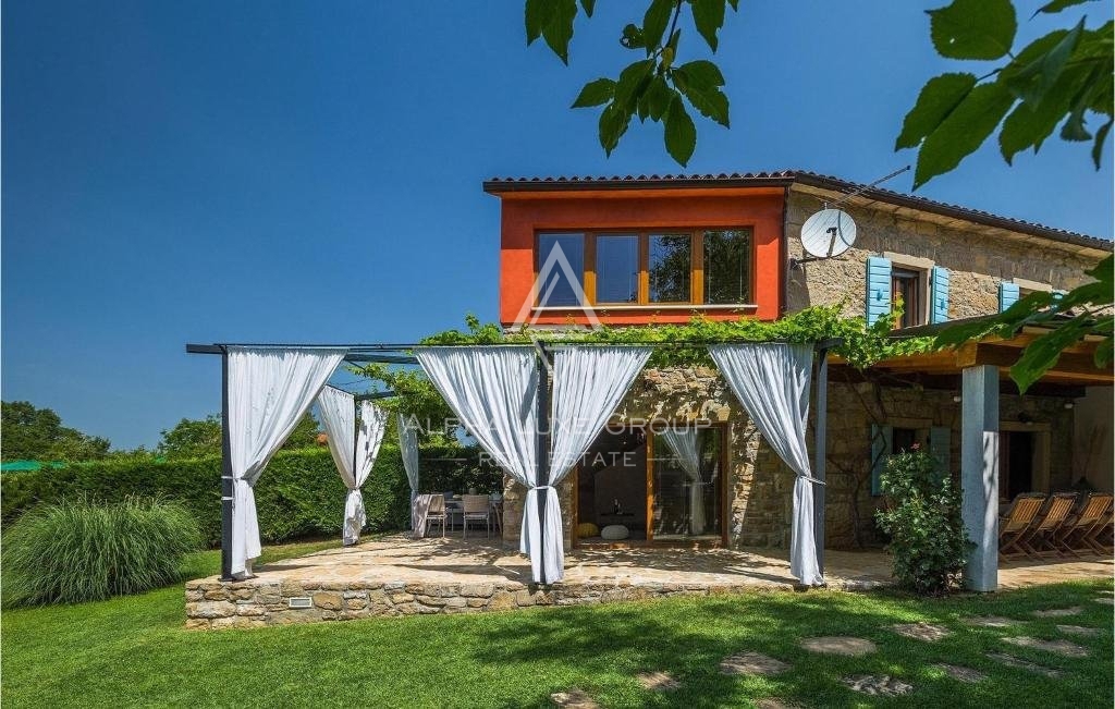 Istria, Buzet – Affascinante villa rustica con piscina e ampio giardino