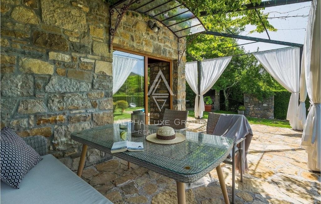 Istria, Buzet – Affascinante villa rustica con piscina e ampio giardino