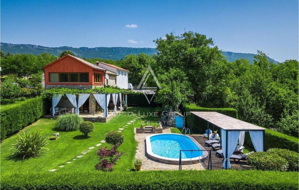 Istria, Buzet – Affascinante villa rustica con piscina e ampio giardino