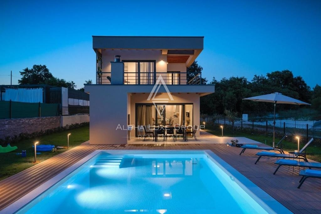 Istria, Svetvinčenat - Villa di nuova costruzione con piscina riscaldata