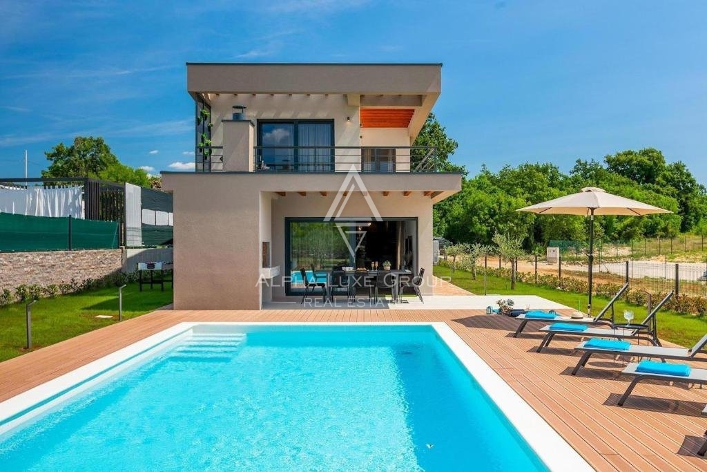 Istria, Svetvinčenat - Villa di nuova costruzione con piscina riscaldata