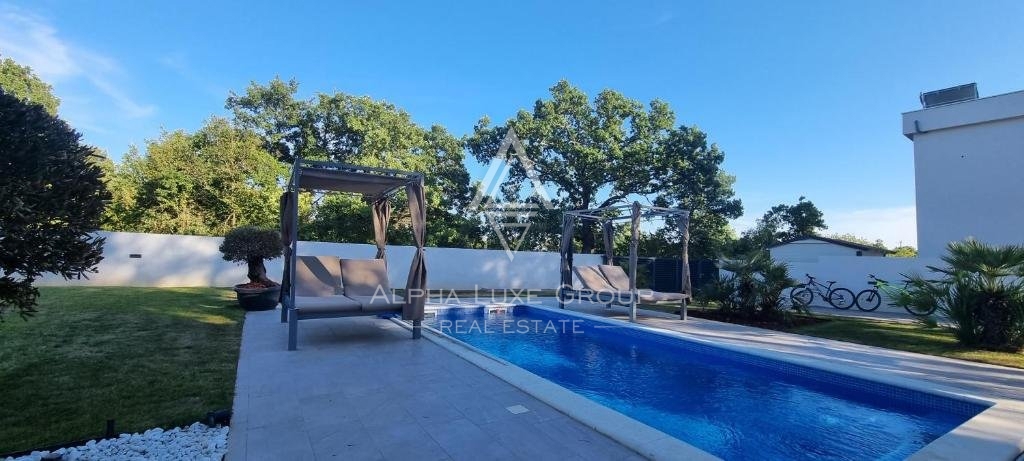 Svetvinčenat, Istria - Villa di stile con piscina tra la serenità verde