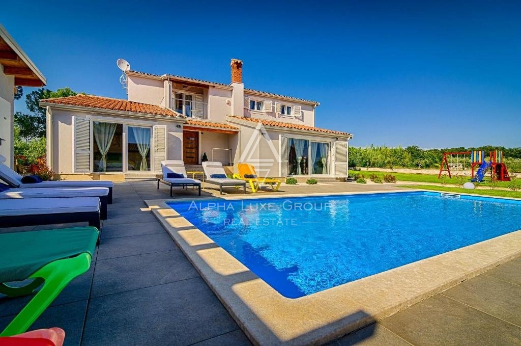 Fažana - Villa moderna e spettacolare con ampio giardino in vendita