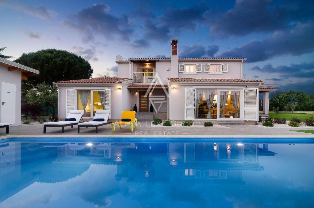 Fažana - Villa moderna e spettacolare con ampio giardino in vendita